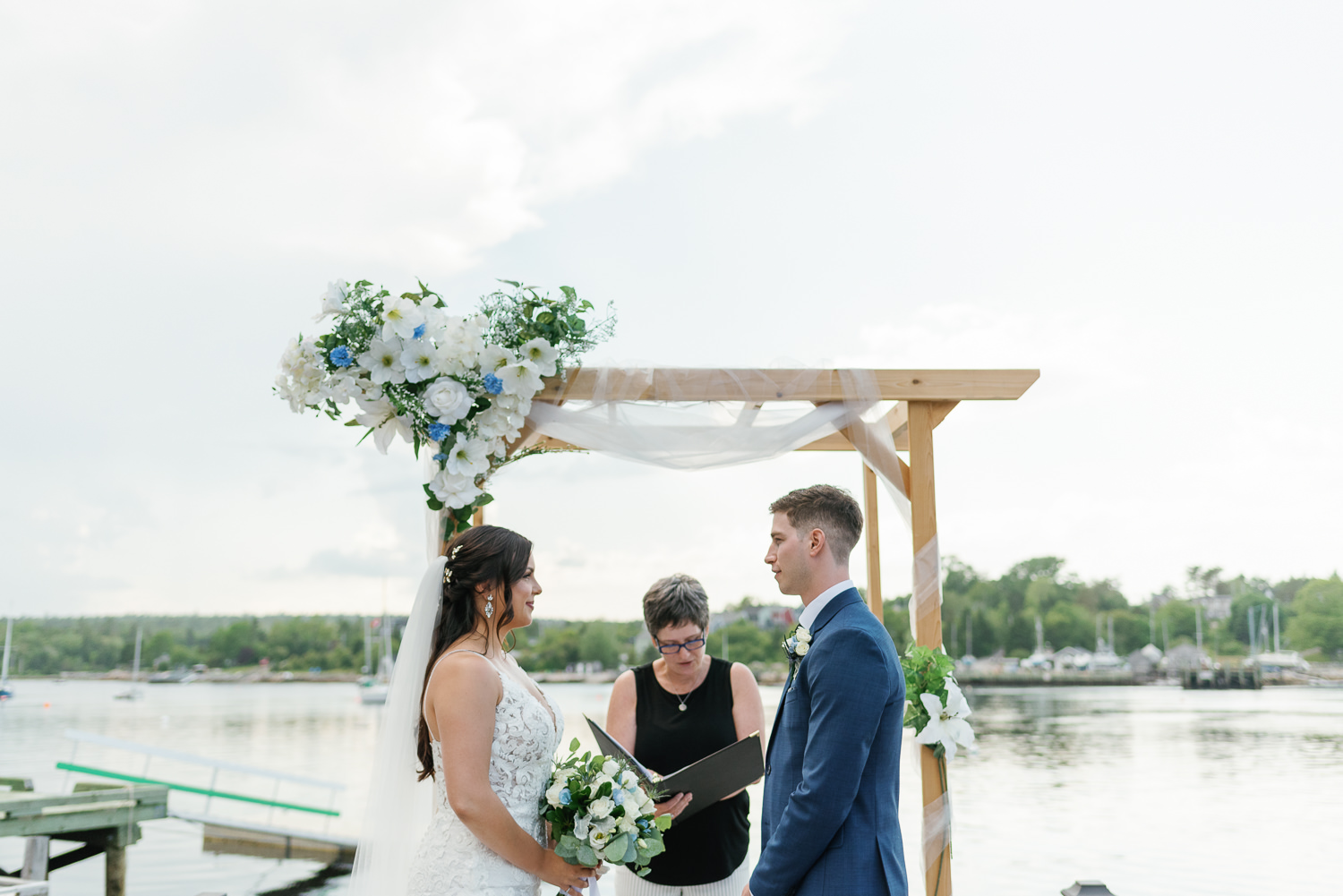 cottage wedding at rosewood on the cove