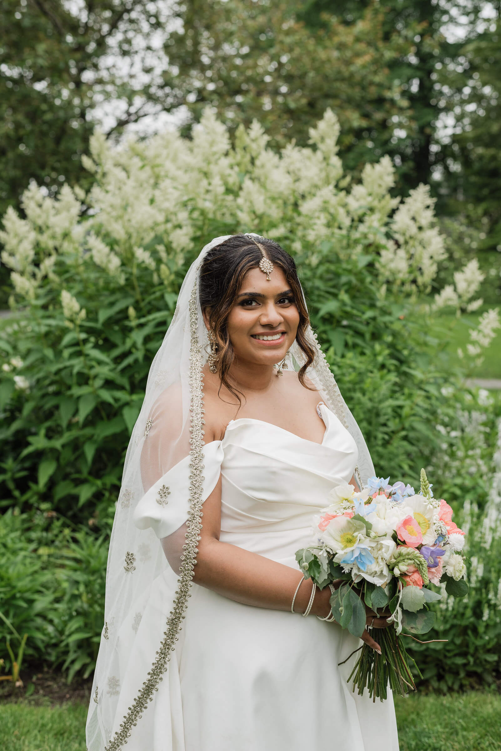 Bridal portraits in Halifax Public Gardens